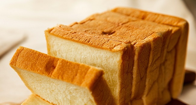 パンの耳って、どうして耳なの？「パンの耳」と呼ばれるようになった由来を解説。