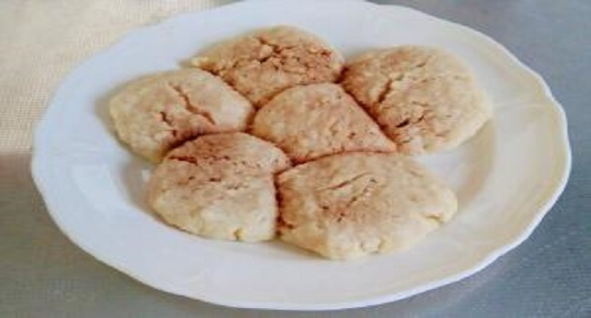電子レンジで作る、小麦粉とパン粉のクッキーのレシピ
