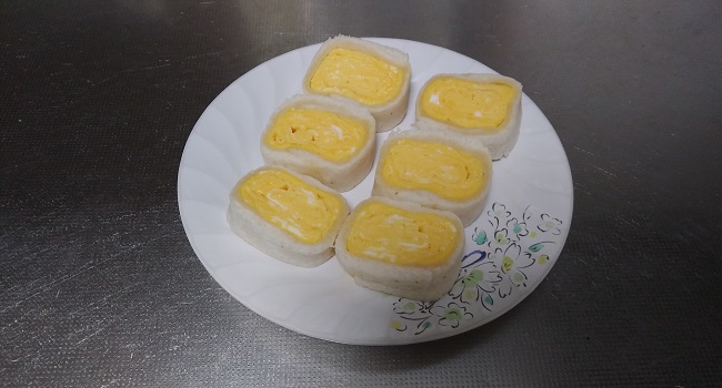 厚焼き卵のロールサンドのレシピ