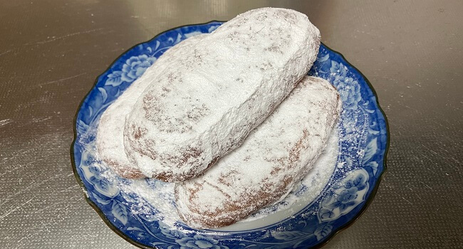 ふわふわ！手ごね揚げパン（粉砂糖）のレシピ。