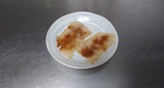 残りご飯で作る醤油せんべいのレシピ